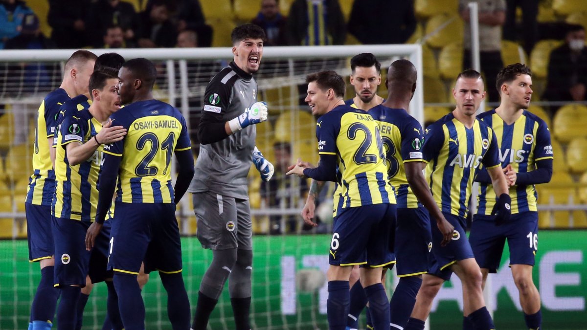 Fenerbahçe'de 6 oyuncuyla ayrılık rüzgarı