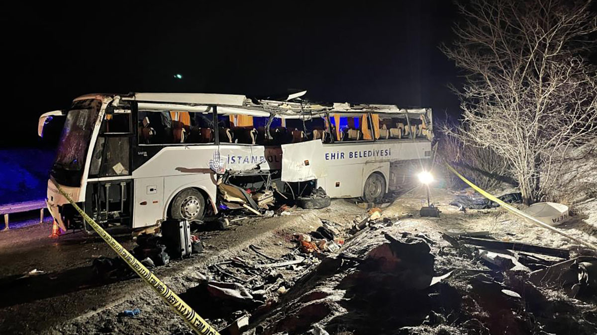 Çankırı'da otobüs kazası: 2 ölü