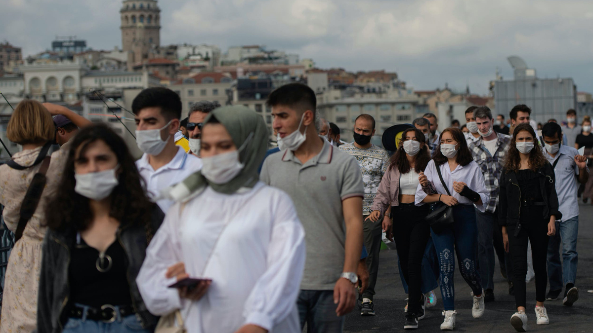 Herkes bu haberi bekliyor! Uzmanından umutlandıran pandemi açıklaması