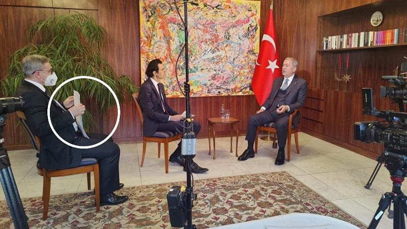 Hulusi Akar'ın röportajı sosyal medyanın gündeminde: 'Canlı prompter'