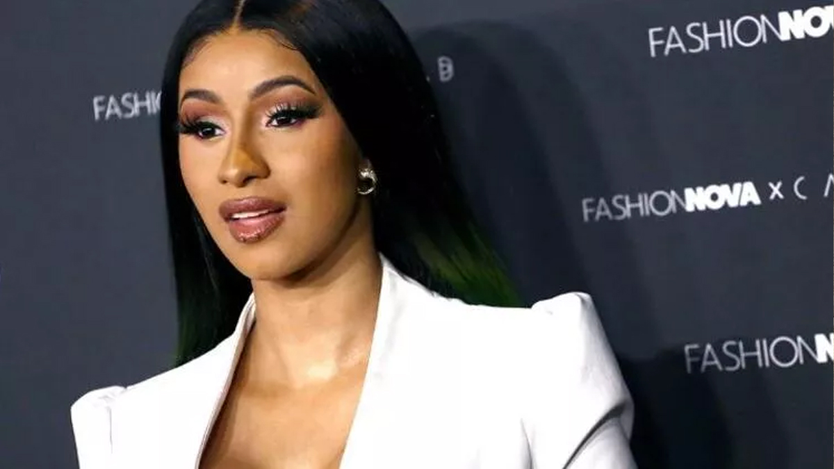 Cardi B Dünya Liderlerini Eleştirdi Güç Takıntısını Bırakın 