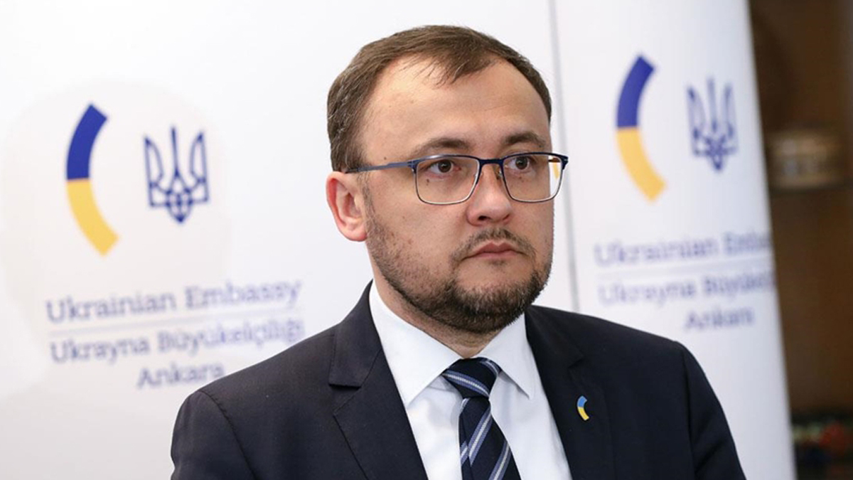 Ukrayna, Türkiye'den boğazları kapatmasını talep etti