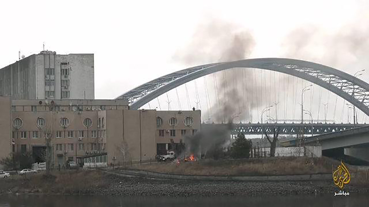 Ukrayna istihbaratının bahçesinde tonlarca belge yakıldı
