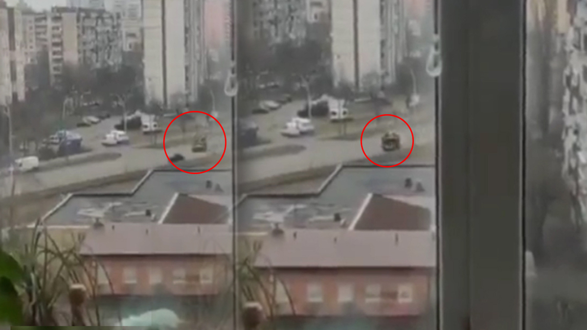 Ukrayna'da şoke eden görüntü: Tankı araçların üzerine sürdü