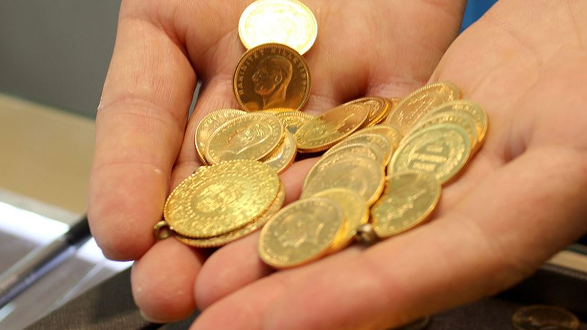 Gram altın yeniden 900 liranın altında