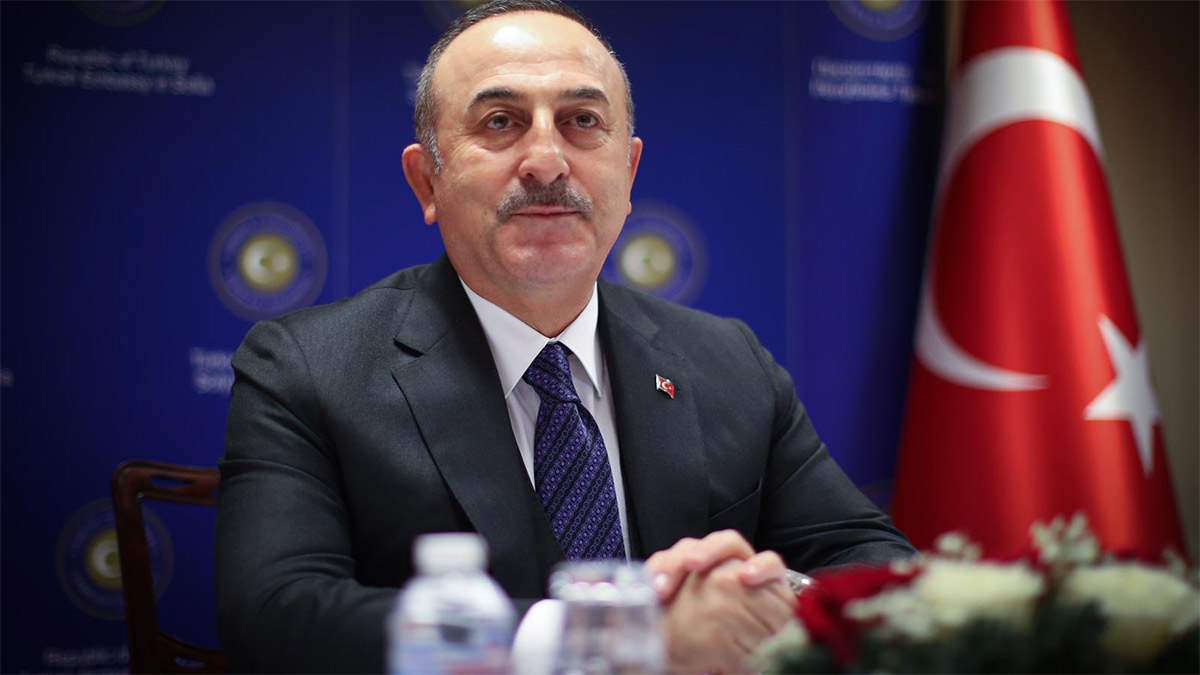 Bakan Çavuşoğlu duyurdu: Ukrayna'dan tahliyeler başladı