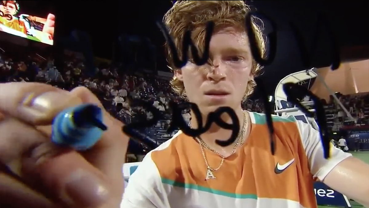 Rus tenisçi Rublev'den dikkat çeken "savaşa hayır" mesajı