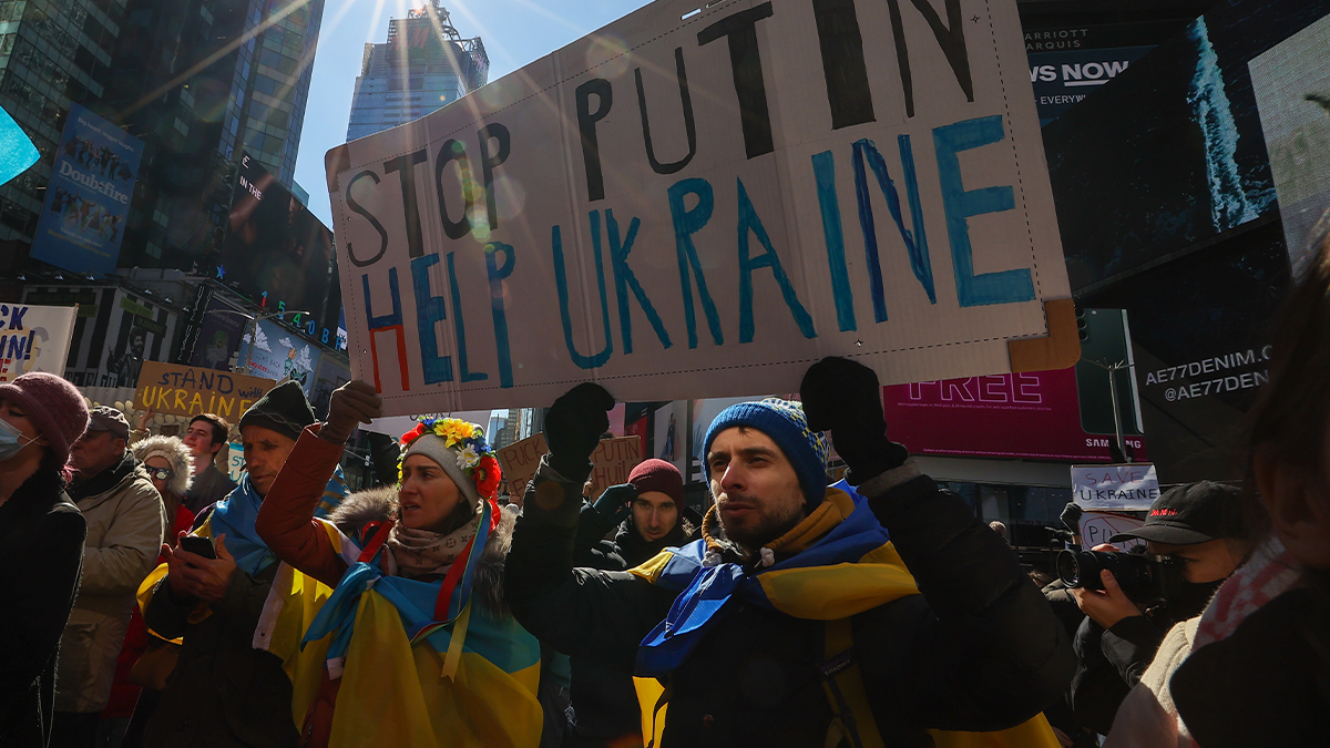 Dünya genelinde 'savaşa hayır' gösterileri sürüyor