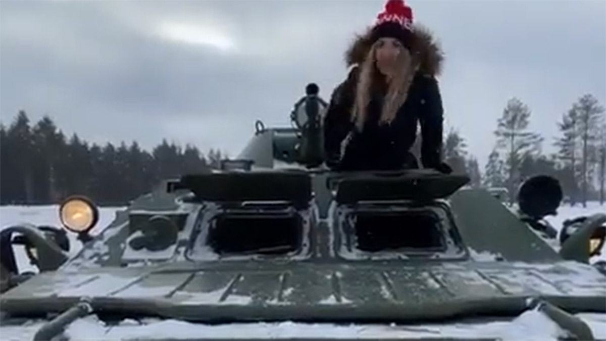 Ukraynalılardan terk edilmiş tank kullanımı videosu