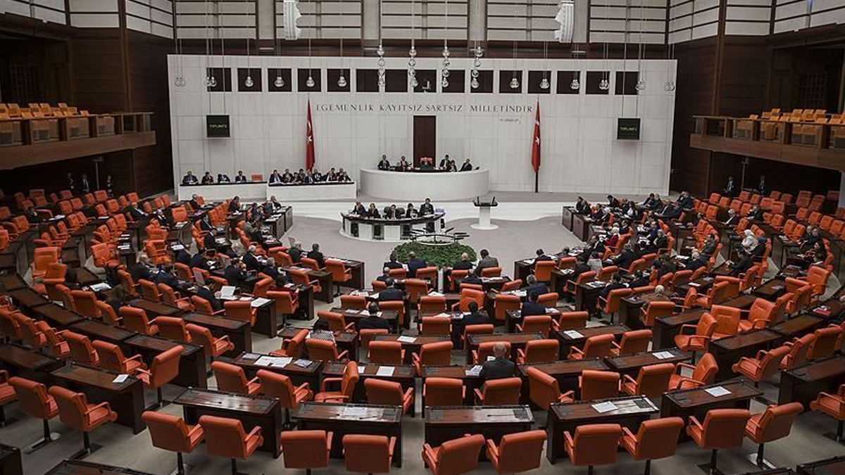 Meclis'te Ukrayna oturumu: Bakan Çavuşoğlu bilgi verecek