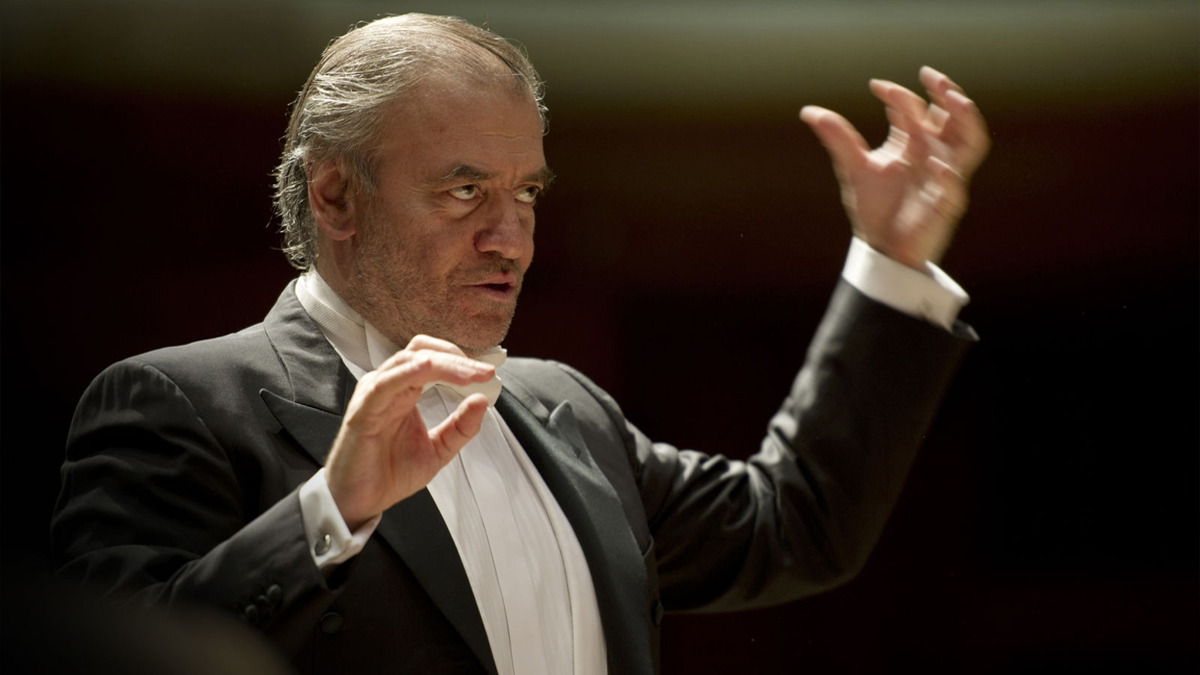 Putin'in dostu Rus şef Gergiev, opera temsilini yönetemeyecek