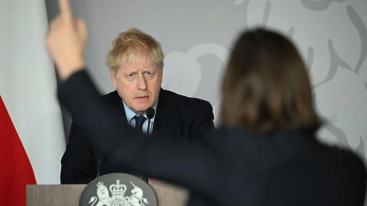 Ukraynalı gazeteciden Johnson'a: Kiev'e gelmiyorsunuz çünkü korkaksınız