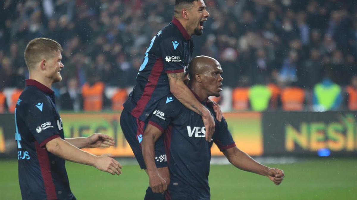 Trabzonspor'un yıldızı Nwakaeme'den sözleşme açıklaması: Takımdan ayrılırım