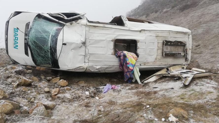 Bilecik'te işçi servisi kaza yaptı: 2'si ağır 6 yaralı