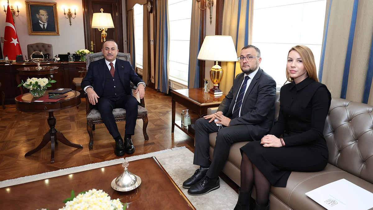 Bakan Çavuşoğlu Ukrayna'nın Ankara Büyükelçisini ağırladı