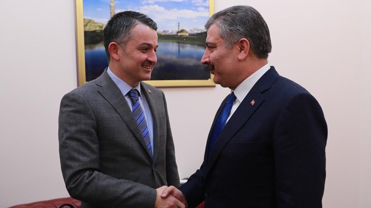 Pakdemirli'nin istifasının ardından Bakan Koca'dan dikkat çeken mesaj