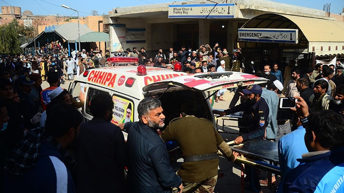 Pakistan'daki cami saldırısını IŞİD üstlendi