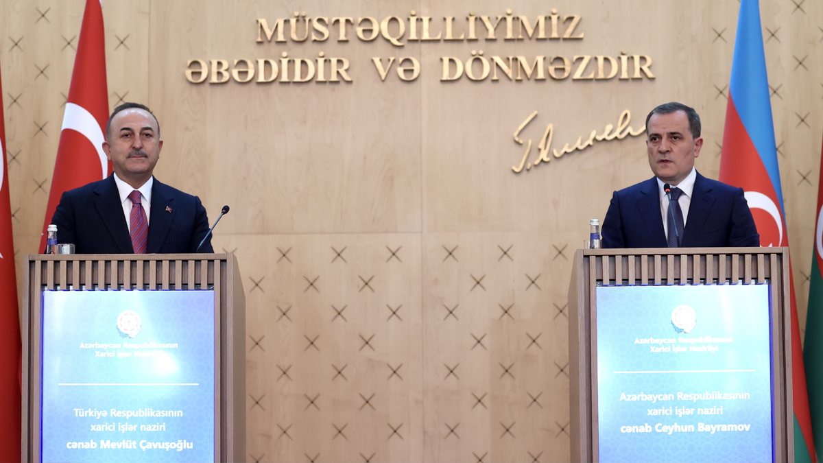 Mevlüt Çavuşoğlu: Ukrayna'daki gelişmeleri endişeyle izliyoruz
