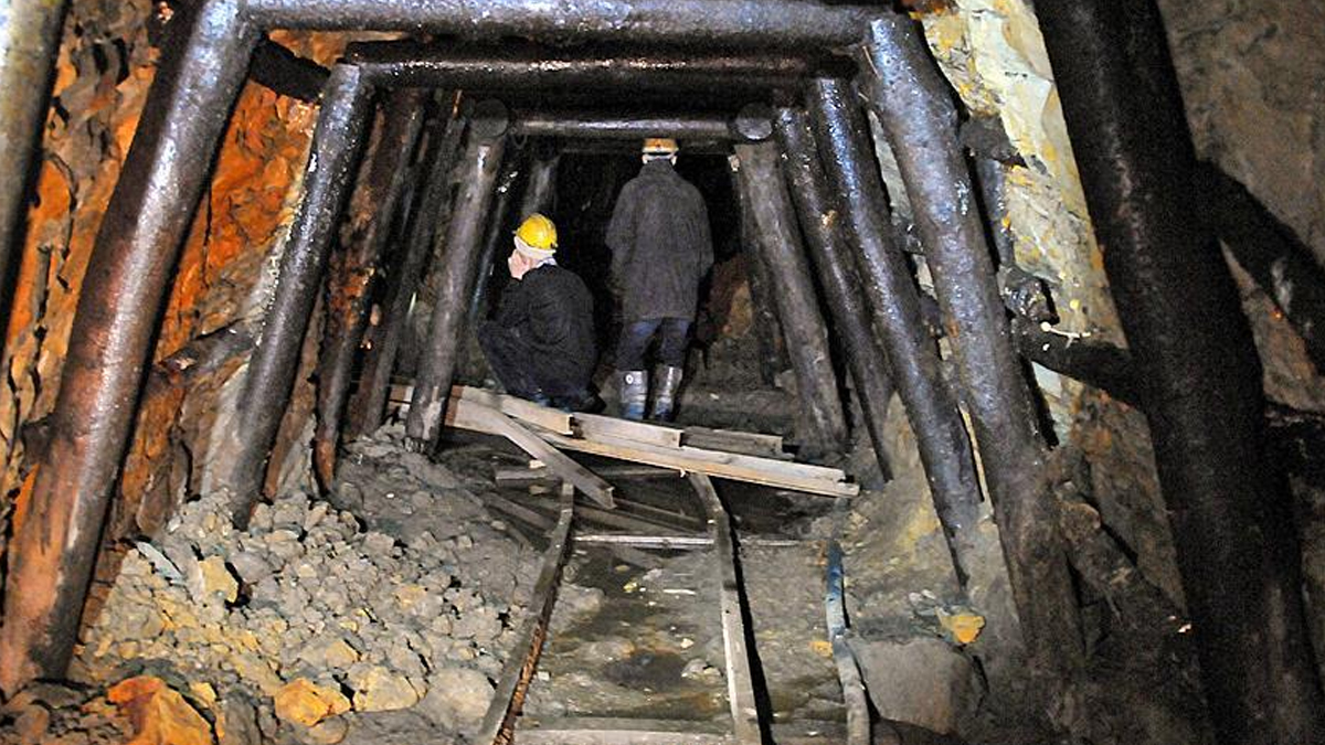 Çin'de çöken maden ocağında 14 işçinin cansız bedeni bulundu