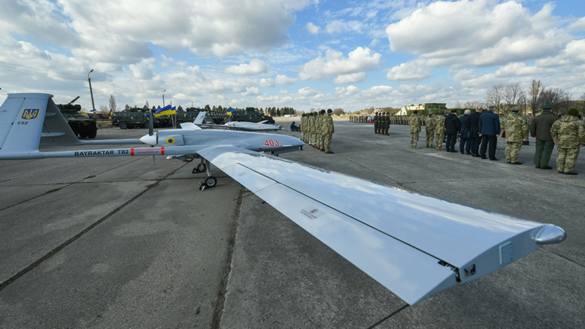 Alman gazetesinden Türk SİHA'sı 'Bayraktar'a övgü: Üç kıtada Rus askeri teçhizatını yok etti