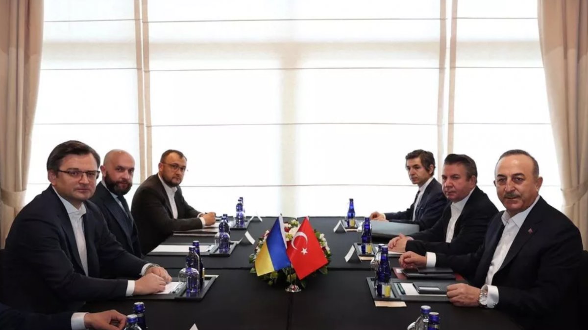 Kremlin'den Putin-Zelenskiy zirvesi açıklaması