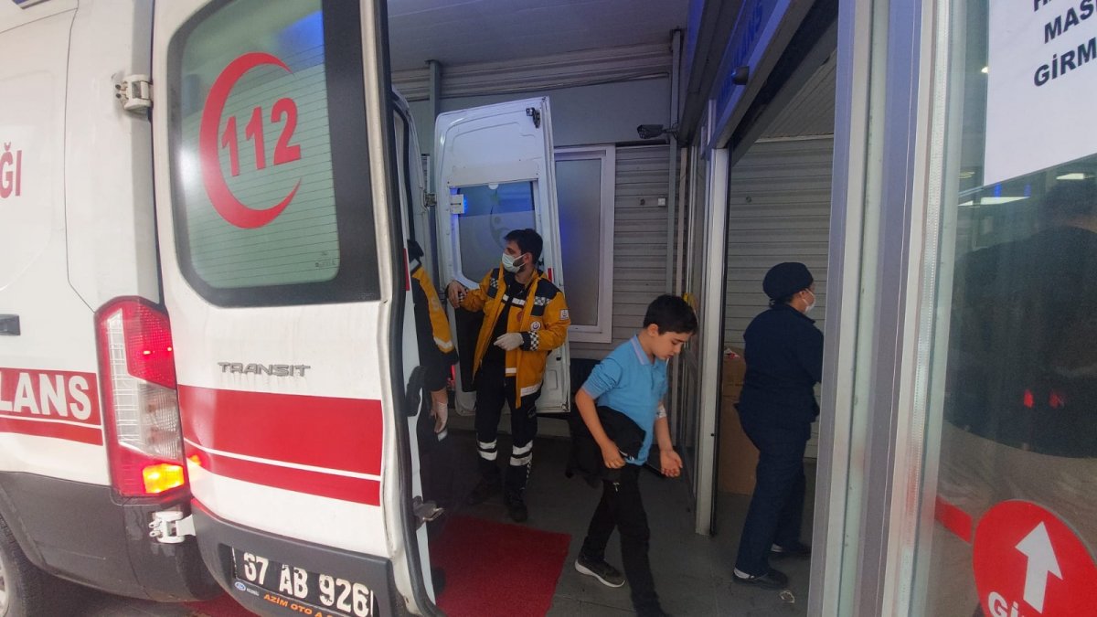 Ardahan ve Zonguldak'ta okulda zehirlenme