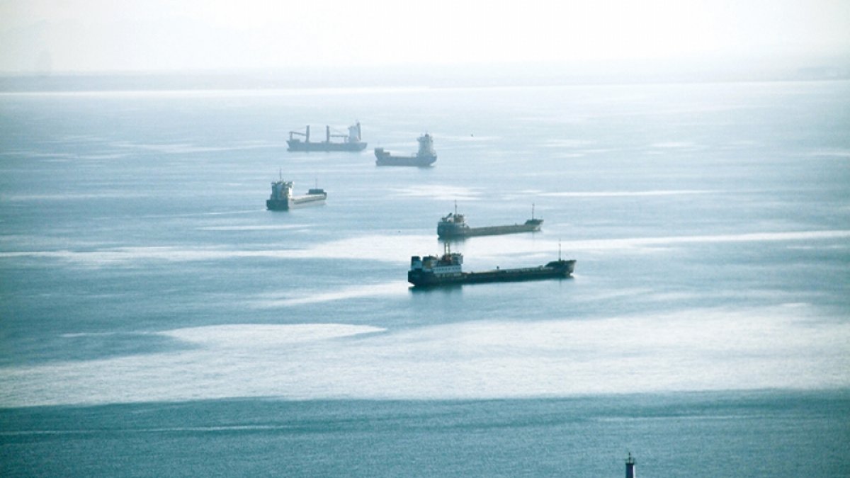 Rus limanlarında bekleyen 17 Türk gemisi kalkış yaptı