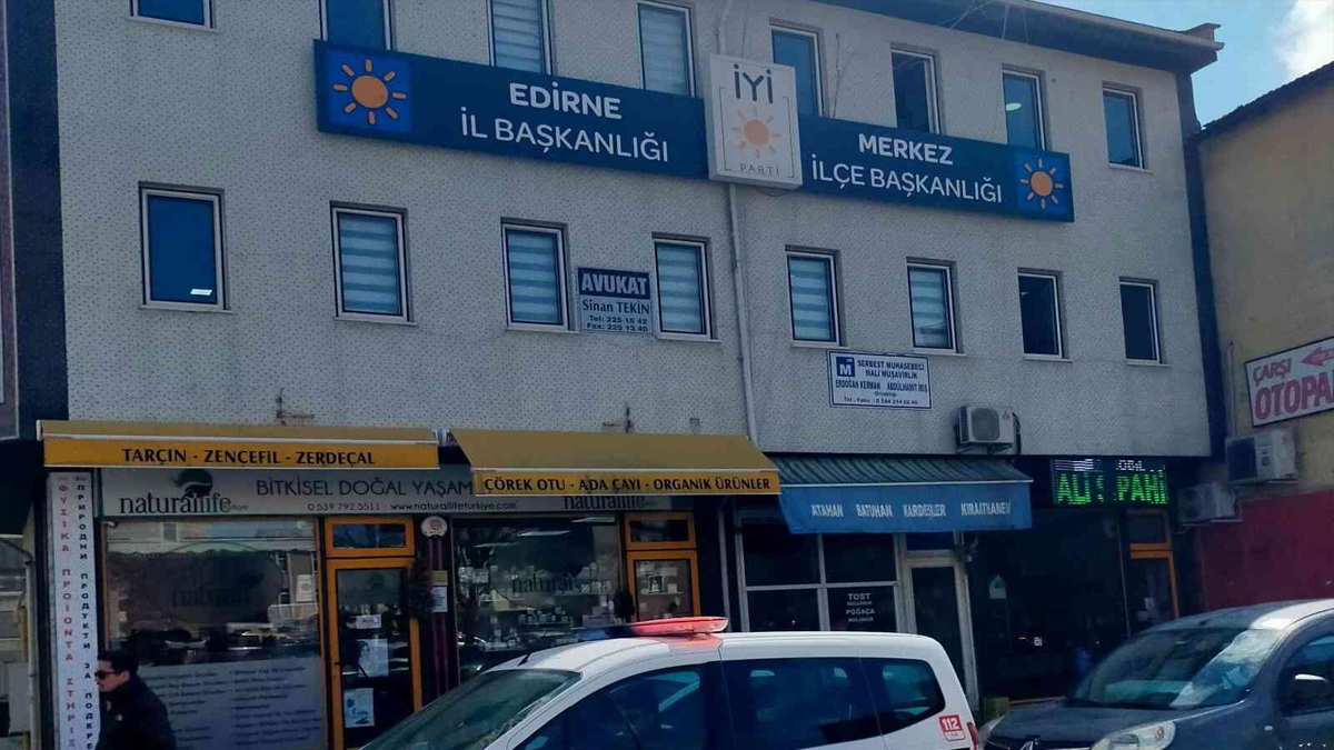 İYİ Parti'de yumruk yumruğa kavga: İl yönetimi, Merkez İlçe Başkanını darp etti