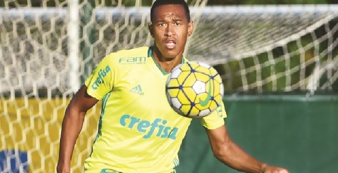 Sol bek için Fabricio atağı