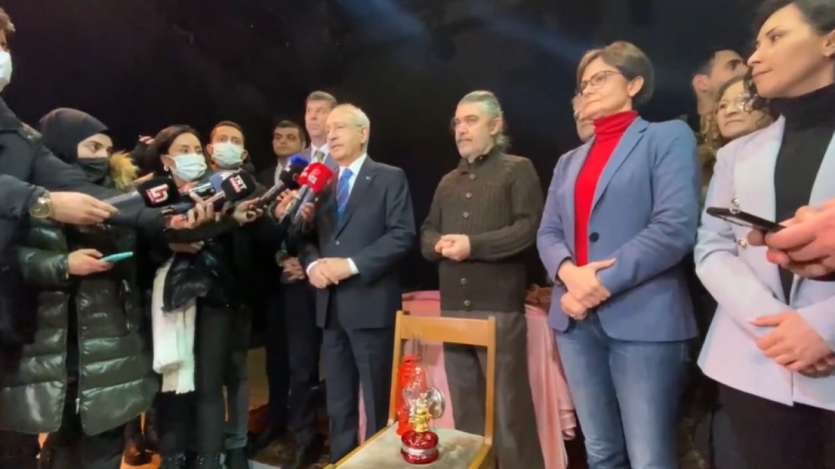 Kılıçdaroğlu, elektriği kesilen Moda Sahnesi'nde