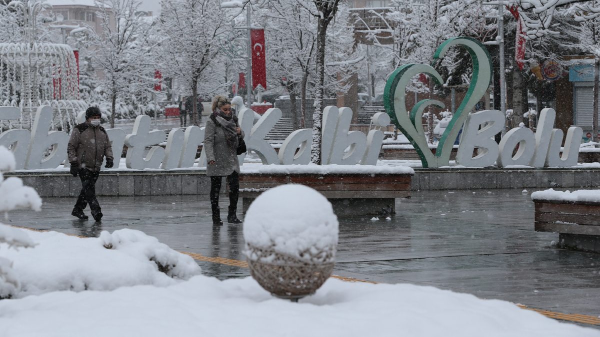 Termometreler eksi 27 dereceyi gösterdi! İşte Türkiye'nin en soğuk ili