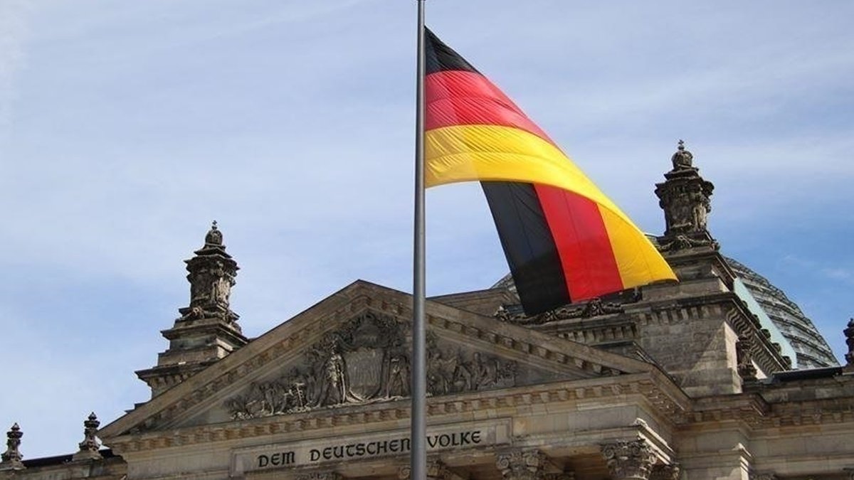 Almanya’da Kovid-19 vaka sayısı 20 milyonu geride bıraktı