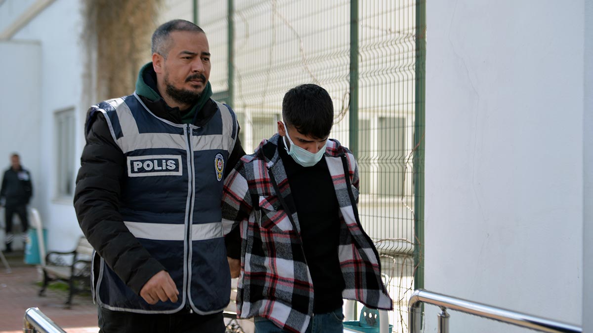 Öldürmeden önce tıraş olmasını beklemiş