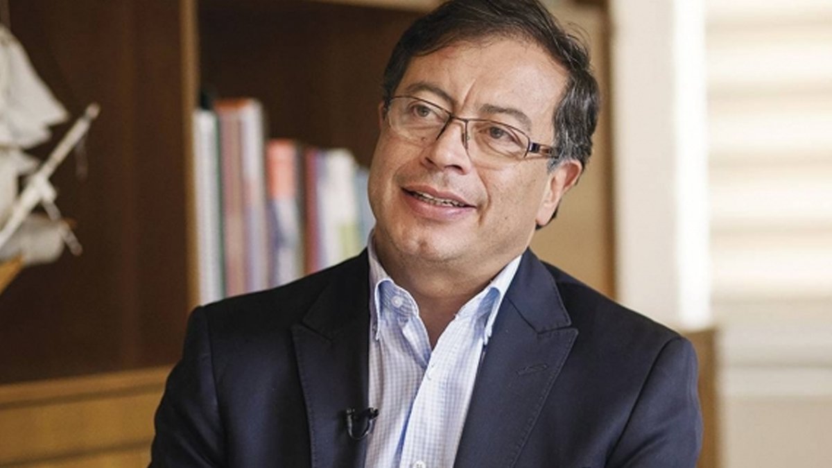 Kolombiya'daki Kongre seçimlerinden solcu Gustavo Petro zaferle çıktı