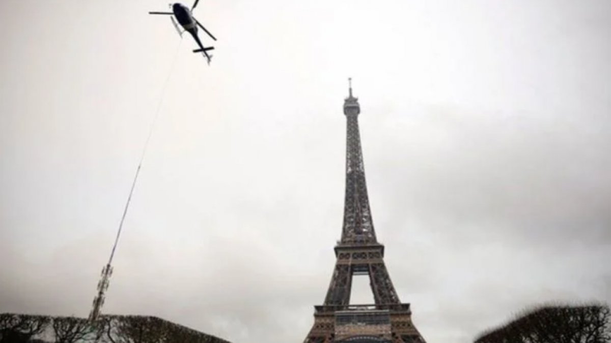 Eyfel Kulesi 6 metre daha uzatıldı