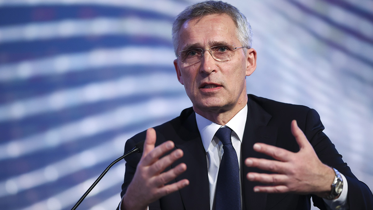 NATO Genel Sekreteri Stoltenberg: Yüz binlerce asker teyakkuzda bekliyor