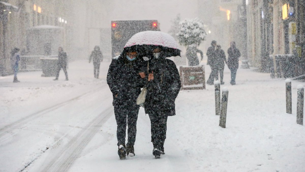 Kar yağışı nedeniyle bazı illerde eğitime ara (Kar tatili yapan iller)
