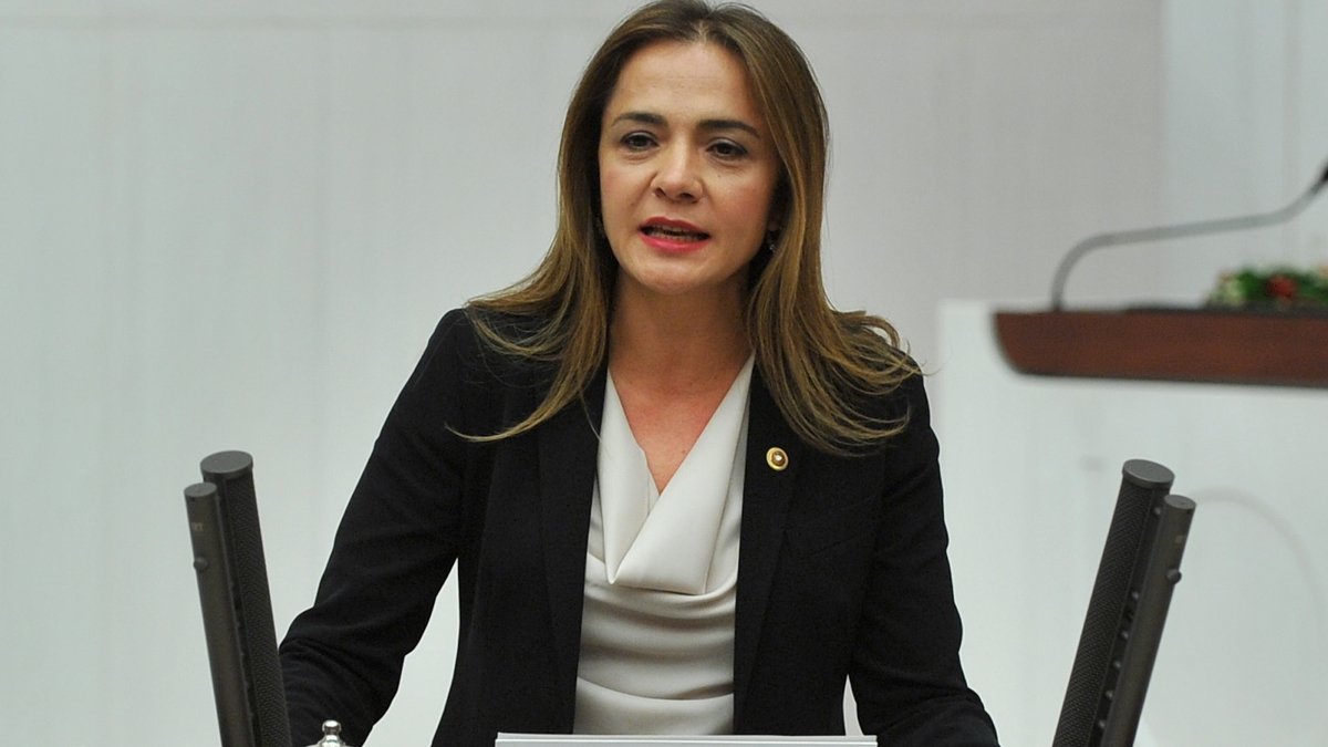 CHP'li İlgezdi'den AKM'ye eleştiri: Kendi sanatçısına yaptığı muamele kabul edilemez