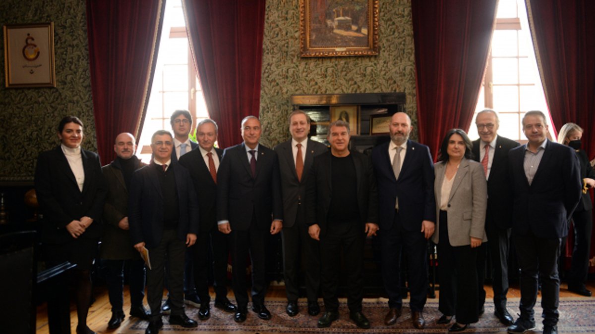 Barcelona Başkanı Joan Laporta, Galatasaray Lisesi'ni  ziyaret etti