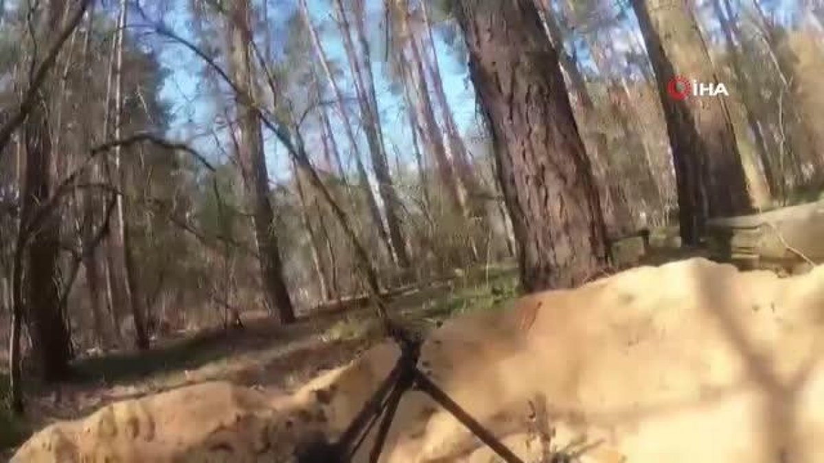 Çatışmayı görüntüleyen Ukrayna askeri mermilerin hedefi oldu: Kendi vurulma anını çekti