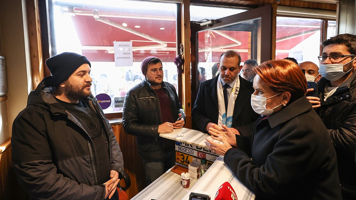 İYİ Parti Genel Başkanı Akşener'den esnaf ziyareti