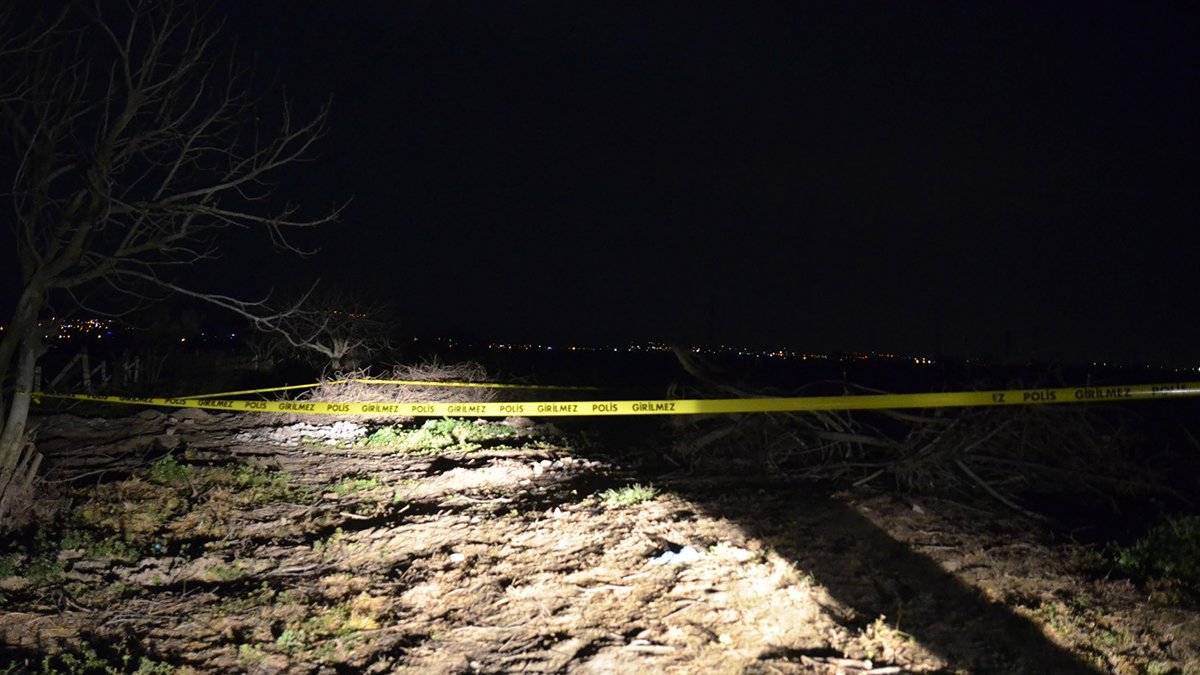 Manisa'da kayıp ihbarı yapılan kişinin cesedi yakılarak gömülmüş halde bulundu