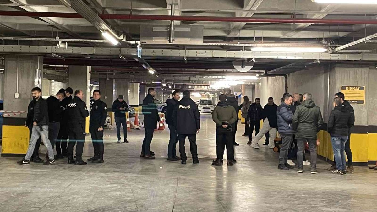 AVM'de kadın cinayeti: Eşini vurup intihar etti