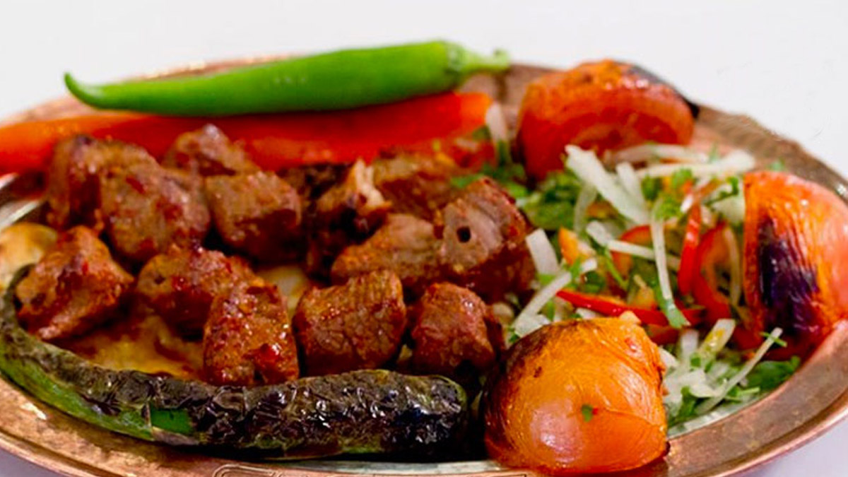 Adanalı Gelse Böyle Kebap Yapamaz! Evde Kebap Yapmak İsteyenlere Lezzetli Kebap Tarifi