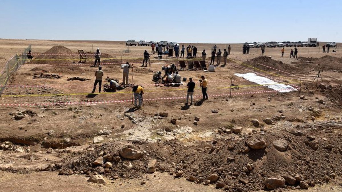 Irak'taki toplu mezardan 143 kişiye ait ceset kalıntısı çıkarıldı