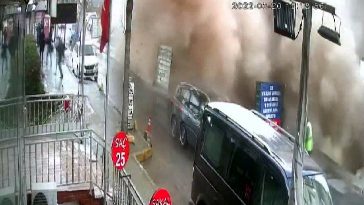 Avcılar'da 5 katlı binanın yıkımında korku dolu anlar yaşandı: Çevredekiler ölümden döndü