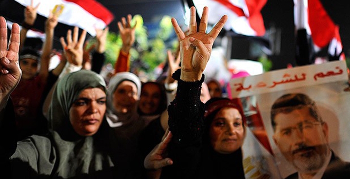 "Dünya ses verirse 
idamlar durur"