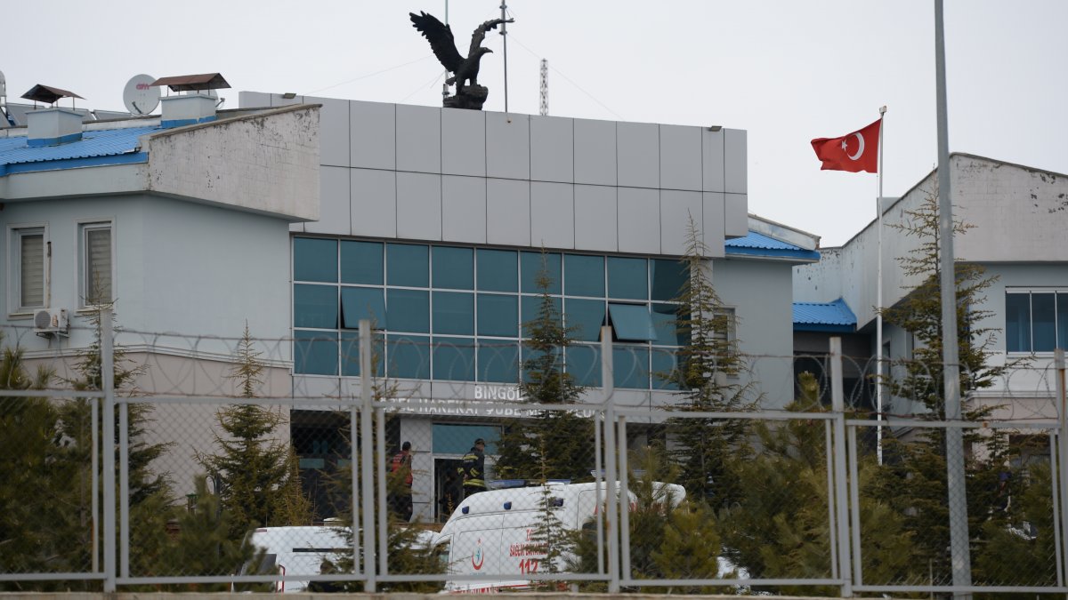 Özel Harekat Şube Müdürlüğü’nde patlama: 2 şehit