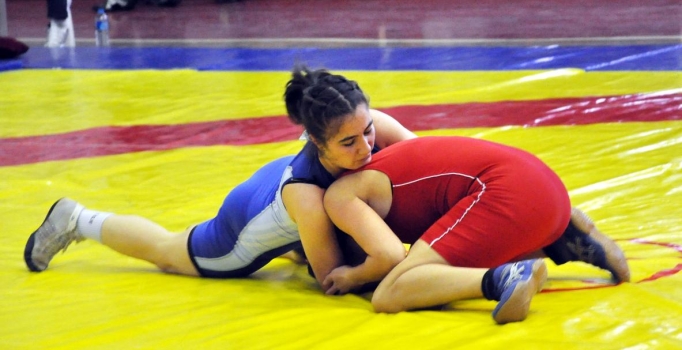 Milli sporcular repesaj maçlarına çıkacak