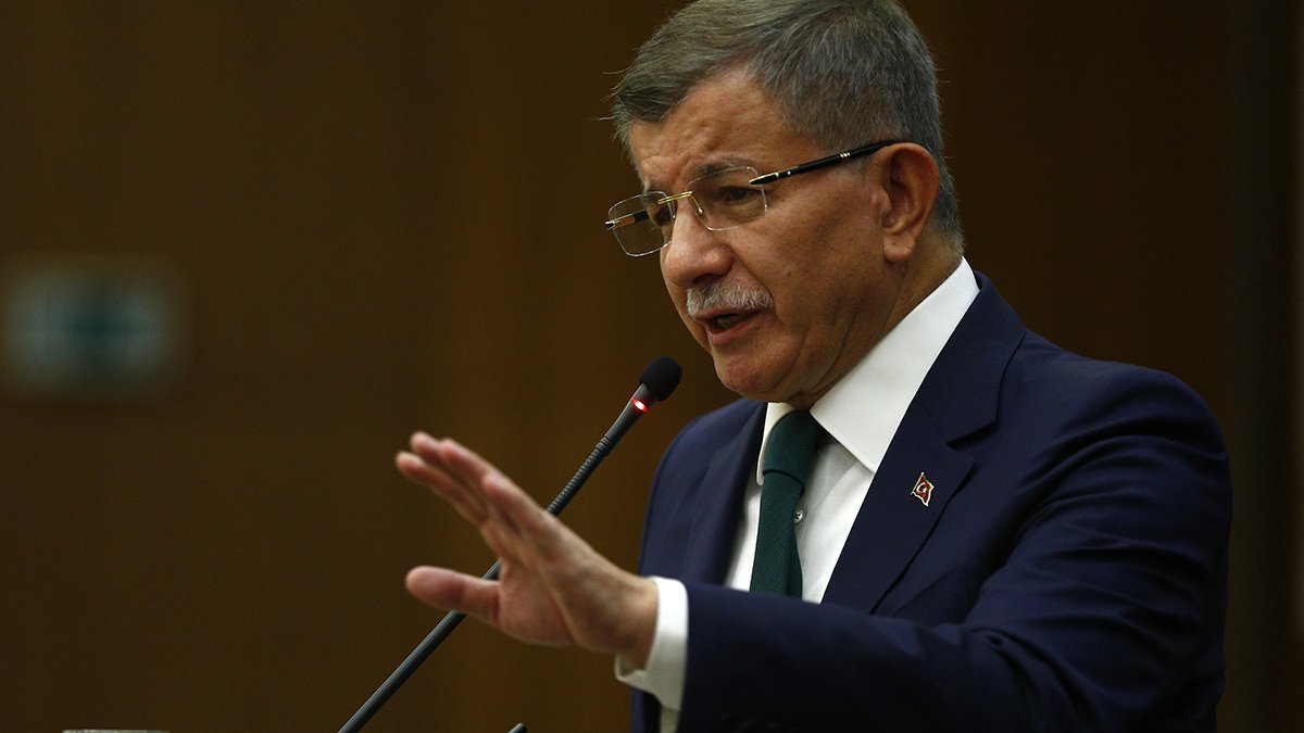 Davutoğlu, AK Partililere seslendi: Gelin, adalet temelli bir düzen inşa edelim